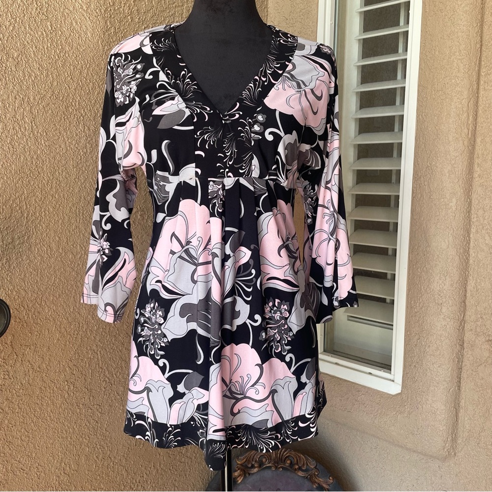 Women’s INC L v neck tunic blouse pink geometric floral on black flare sleeves